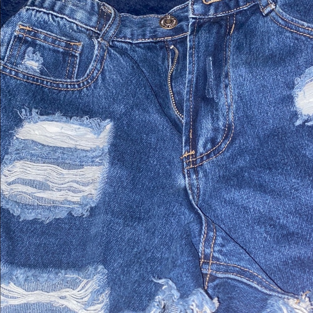cute forever 21 ripped jean shorts! never worn!